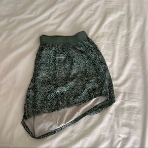 Outdoor Voices—Vintage print relay short